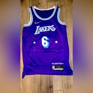 Lebron Jersey Size:40